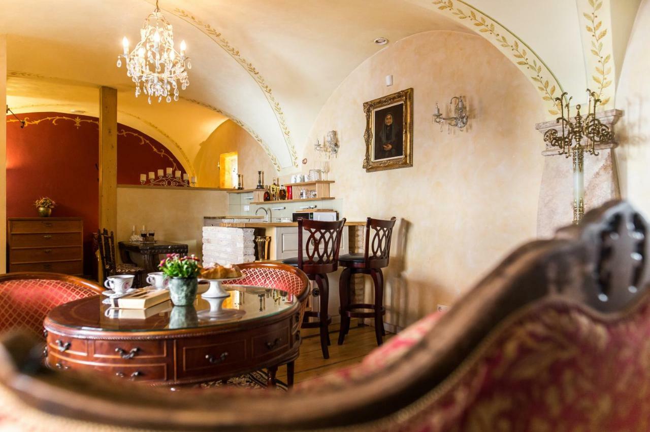 Апартаменти Antique Old Town Studio By Urban Rent Вільнюс Екстер'єр фото